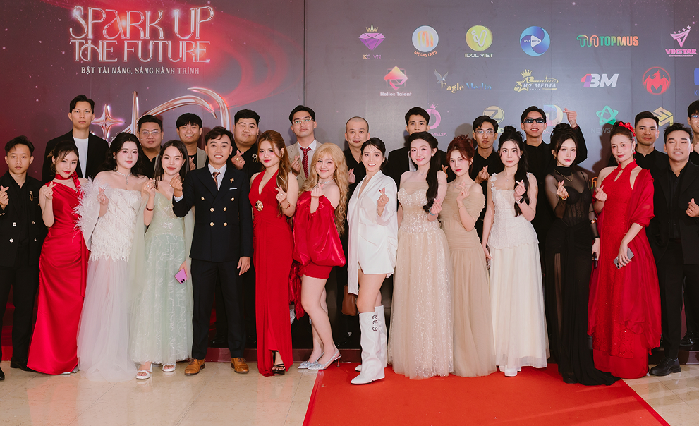 Đội ngũ TopMus và các Nhà sáng tạo tỏa sáng tại sự kiện Spark Up The Future 